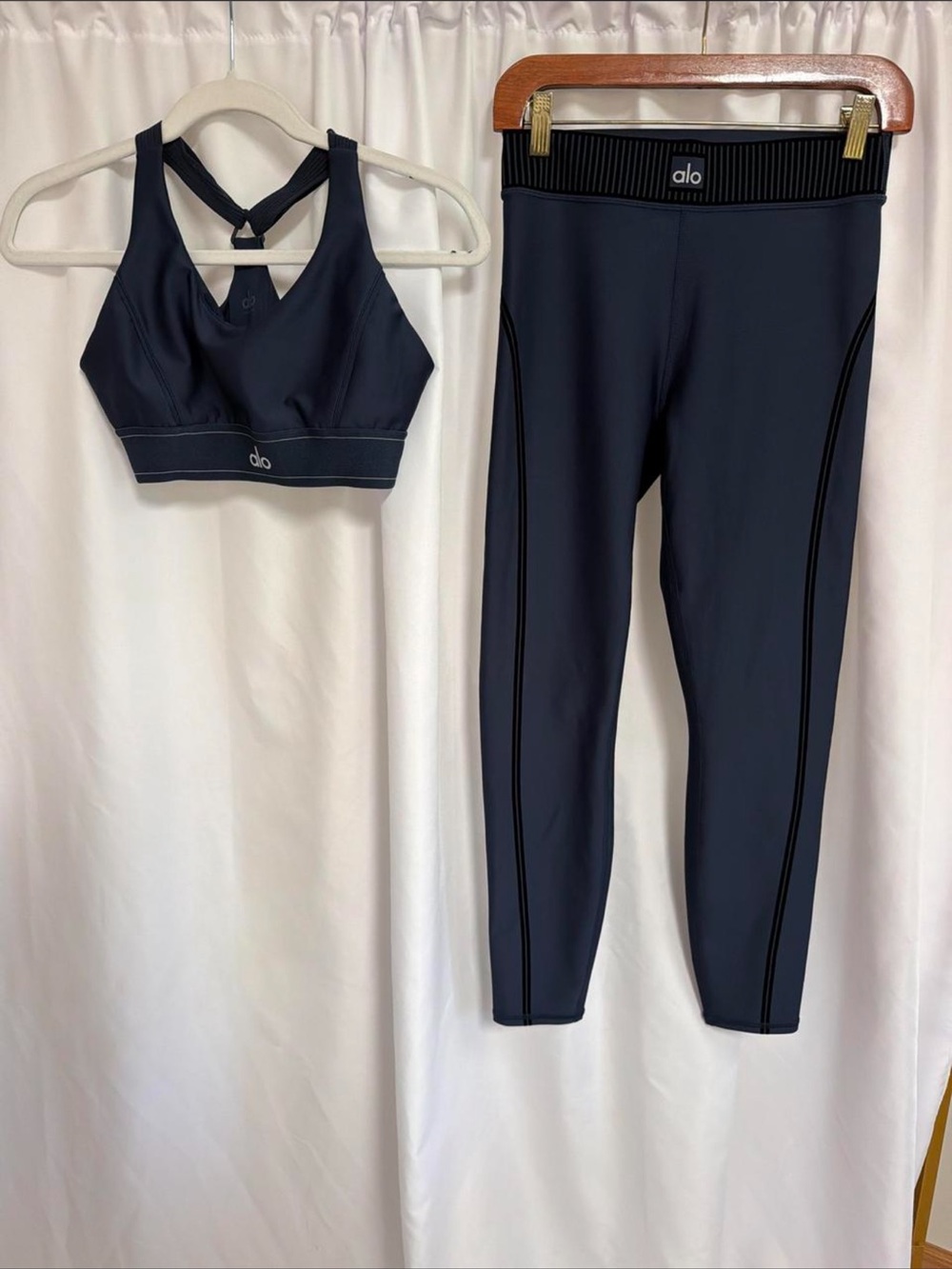 ALO Yoga Navy Active Bra and Legging Set